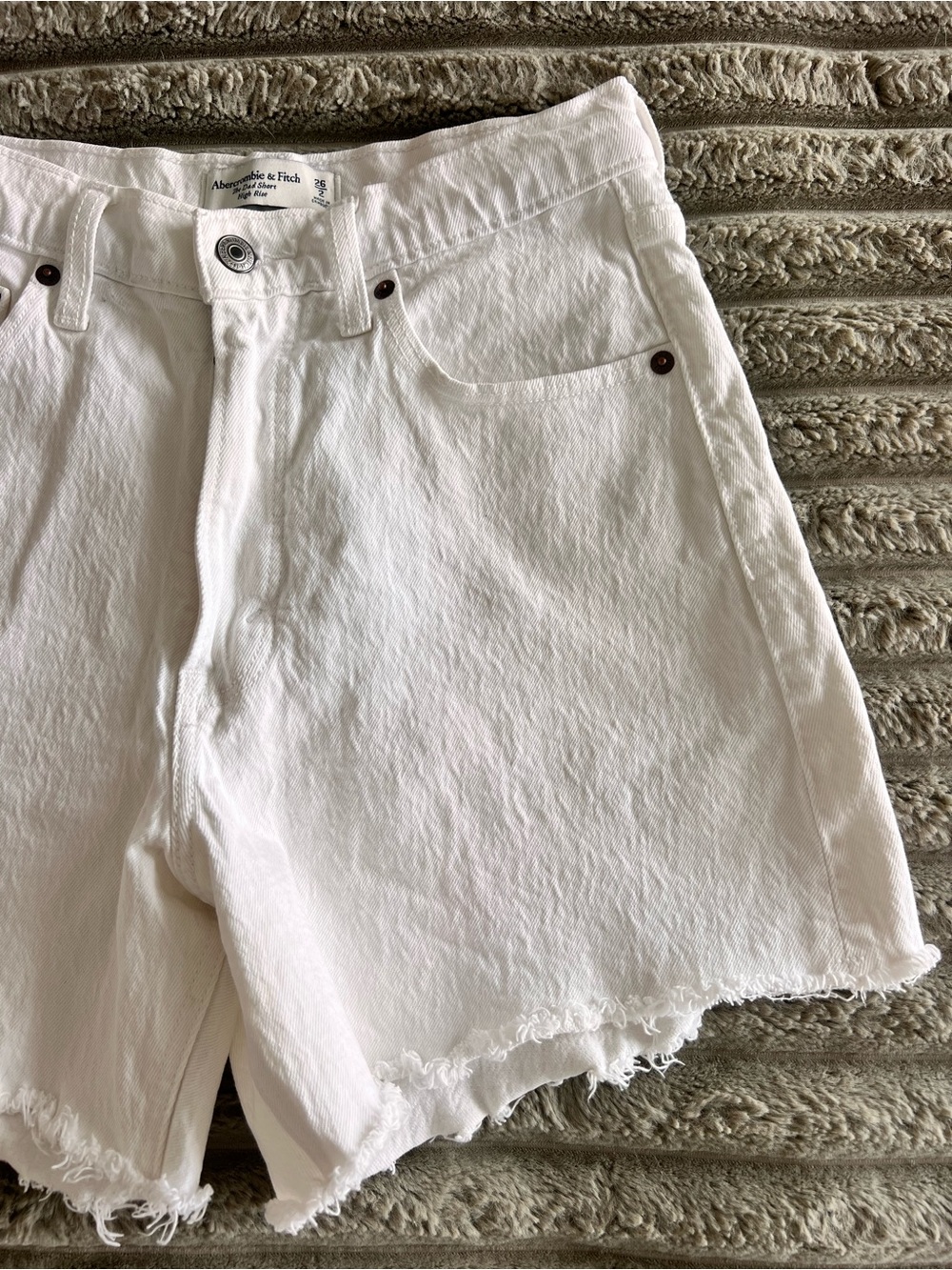 Abercrombie & Fitch Curve Love The Dad Short High Rise White Size 26/2 - Picture 3 of 7